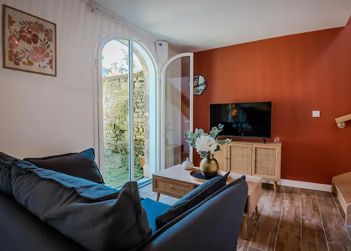 Maison Segrais - 6 Pers - Jardin - Vaugueux - Abbaye بيت للعطل